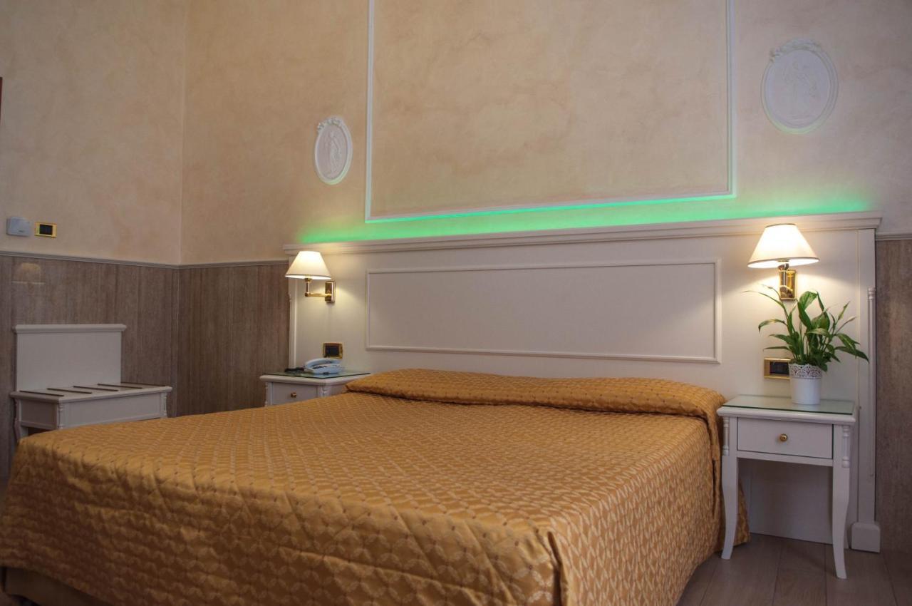 Hotel Palladium Palace Roma Esterno foto