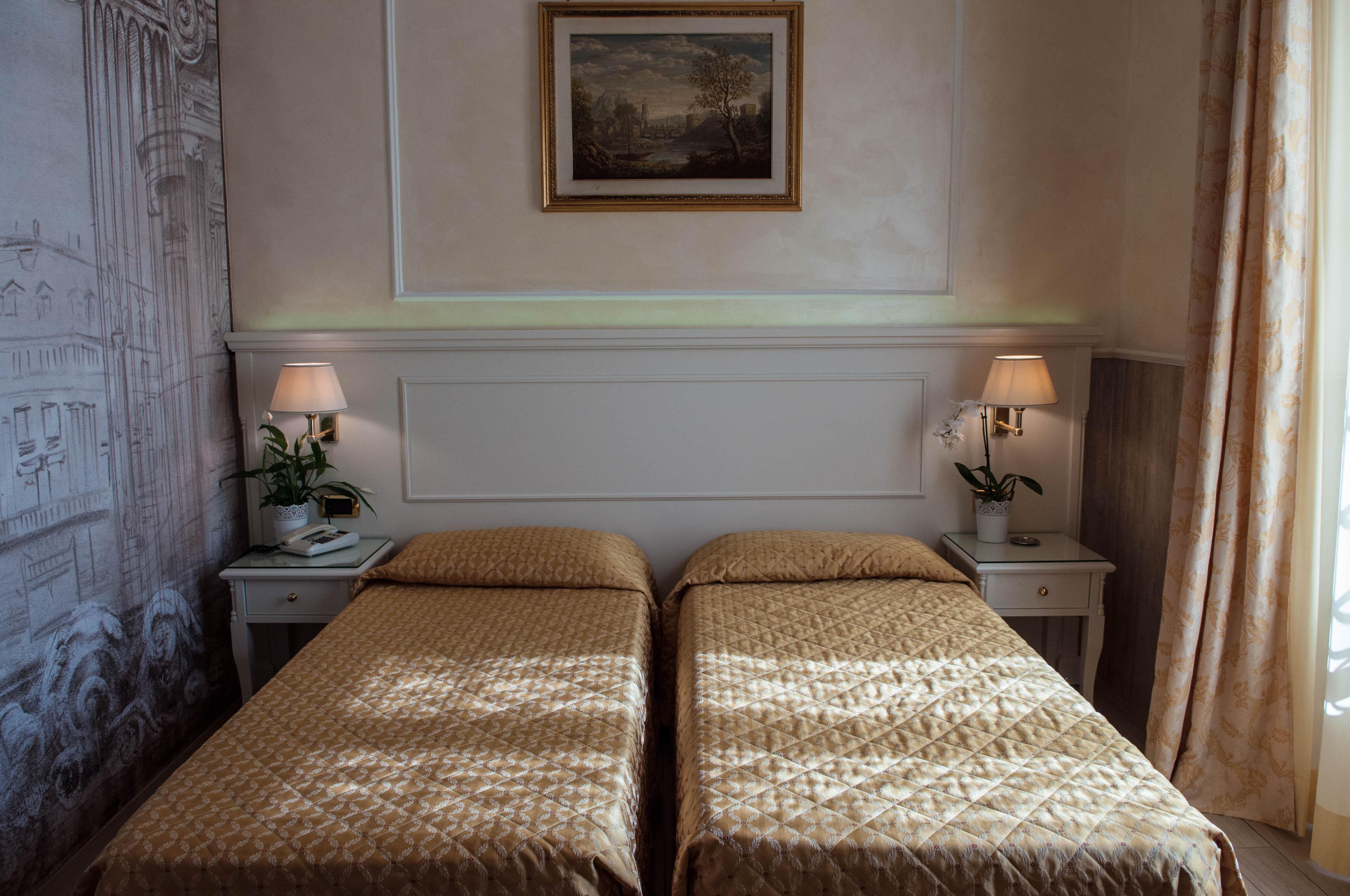 Hotel Palladium Palace Roma Esterno foto