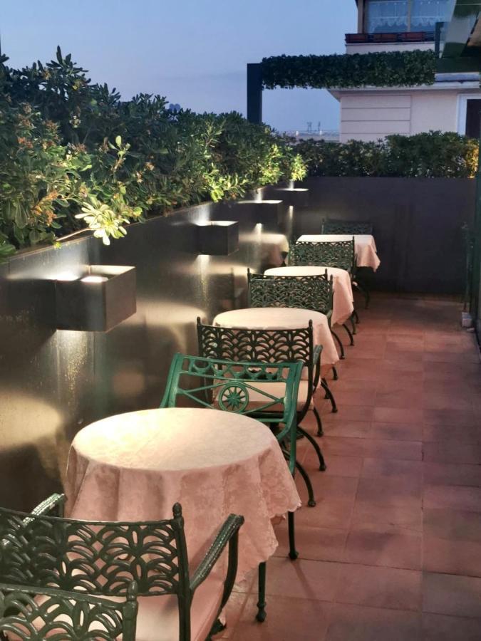 Hotel Palladium Palace Roma Esterno foto