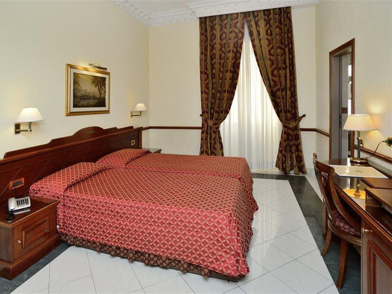 Hotel Palladium Palace Roma Esterno foto