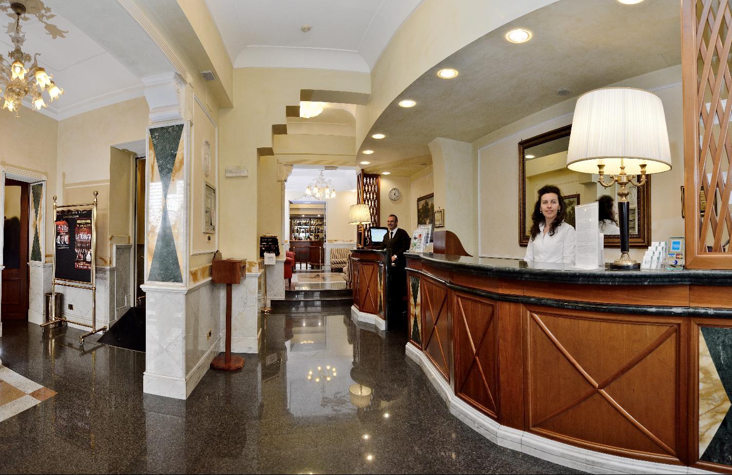 Hotel Palladium Palace Roma Esterno foto