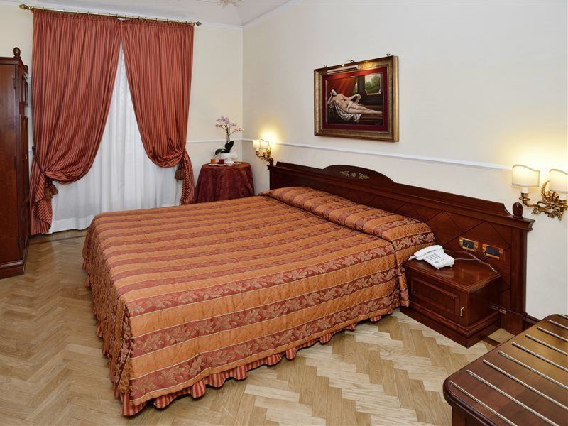 Hotel Palladium Palace Roma Esterno foto