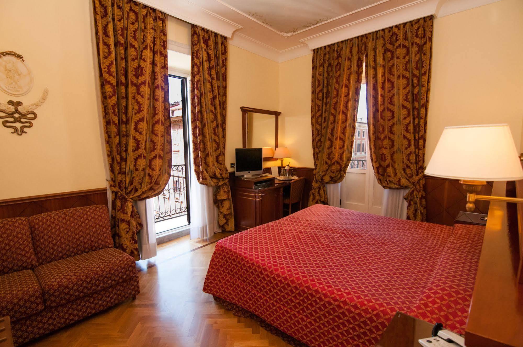 Hotel Palladium Palace Roma Esterno foto